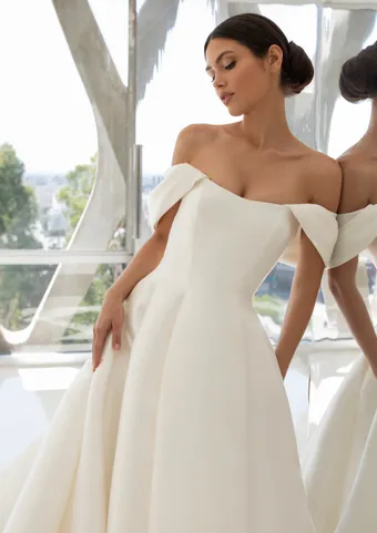 Pronovias Lynn #2 frontface vertical cropped thumbnail