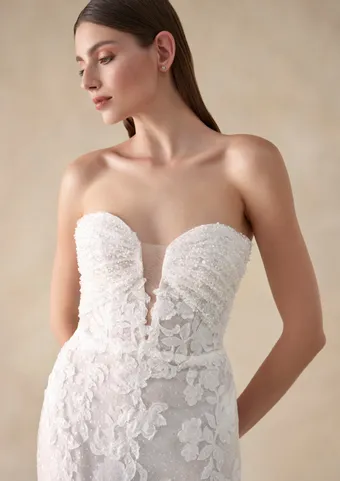 Pronovias Oakley #4 frontface vertical cropped thumbnail