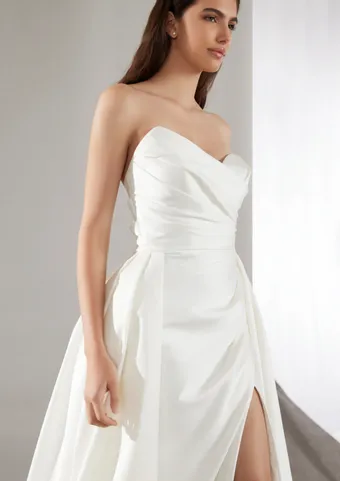 Pronovias Onary #4 frontface vertical cropped thumbnail