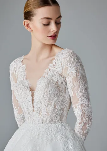Pronovias Paradis #2 frontface vertical cropped thumbnail