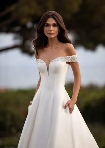 Pronovias Rea #3 frontface vertical cropped thumbnail