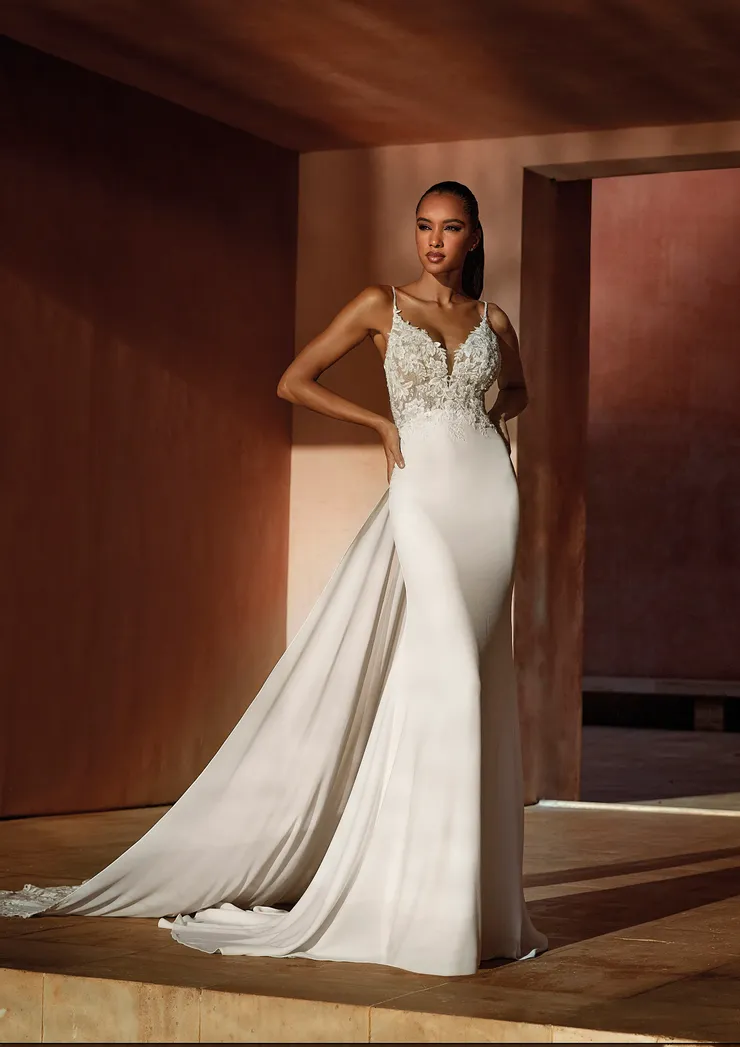 Pronovias Roman Image