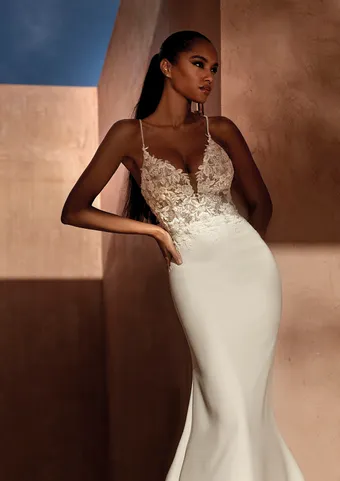Pronovias Roman #2 frontface vertical cropped thumbnail