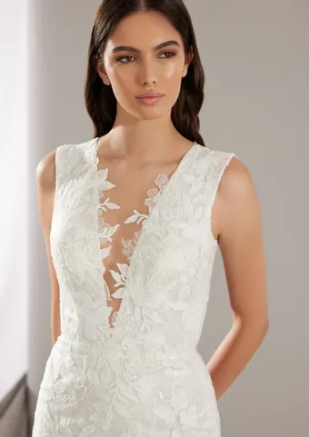 Pronovias Rowdy #4 frontface vertical cropped thumbnail