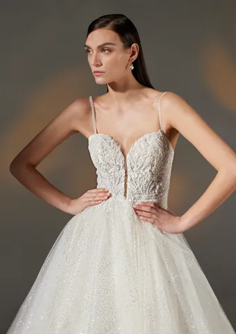 Pronovias Amirya #3 frontface vertical cropped thumbnail