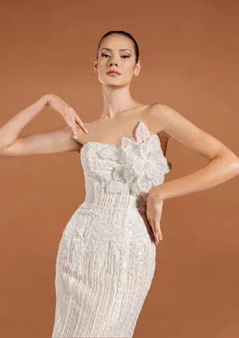 Pronovias Vannie #3 frontface vertical cropped thumbnail