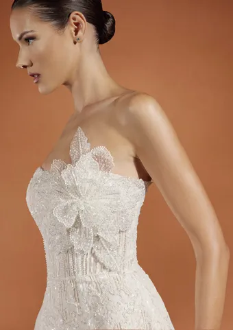Pronovias Vannie #4 frontface vertical cropped thumbnail