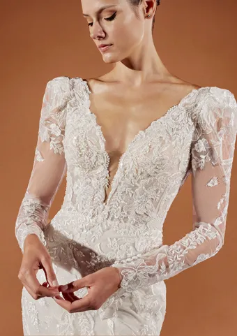 Pronovias Vipa #5 frontface vertical cropped thumbnail