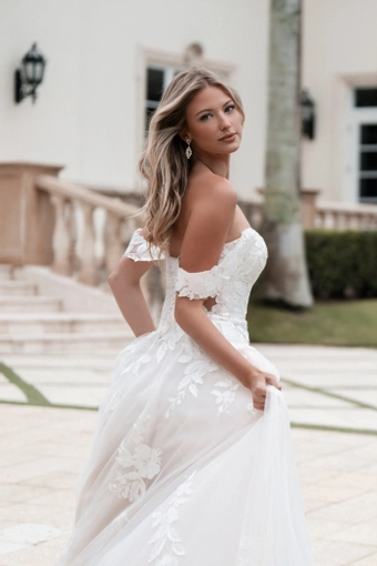 Allure Bridals Style #A1354 #8 backface vertical cropped thumbnail