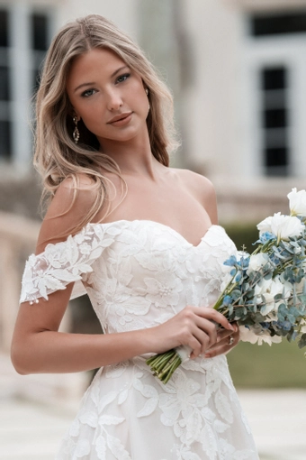 Allure Bridals Style #A1354 #6 frontface vertical cropped thumbnail