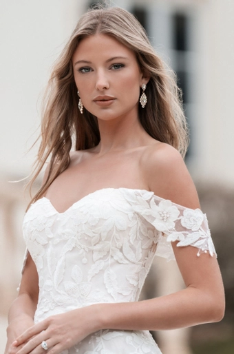 Allure Bridals Style #A1354 #5 frontface vertical cropped thumbnail