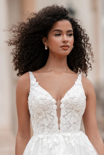 Allure Style A1361 #2 frontface vertical cropped thumbnail