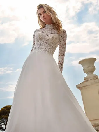Pronovias Style #ELONIA #2 frontface vertical cropped thumbnail