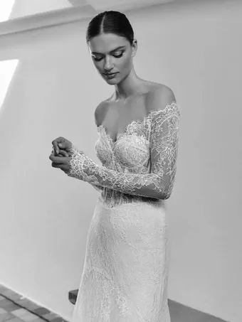 Pronovias Style #GLENY #2 frontface vertical cropped thumbnail