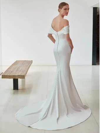 Pronovias Leight #1 default backface vertical thumbnail