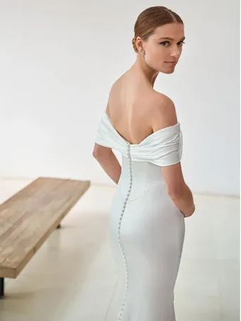 Pronovias Leight #3 backface vertical cropped thumbnail