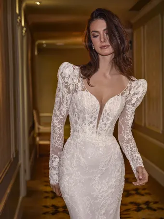 Pronovias Privee Style #EURYTE #3 frontface vertical cropped thumbnail