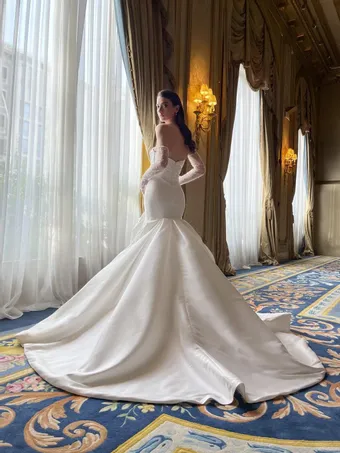 Pronovias Privee Style #MENODICE #1 default backface vertical thumbnail
