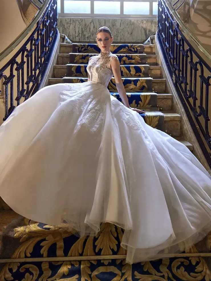 Privee by Pronovias MYCALE