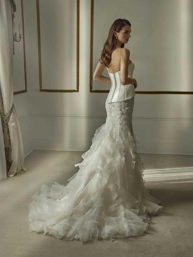 Privee by Pronovias NACOLE