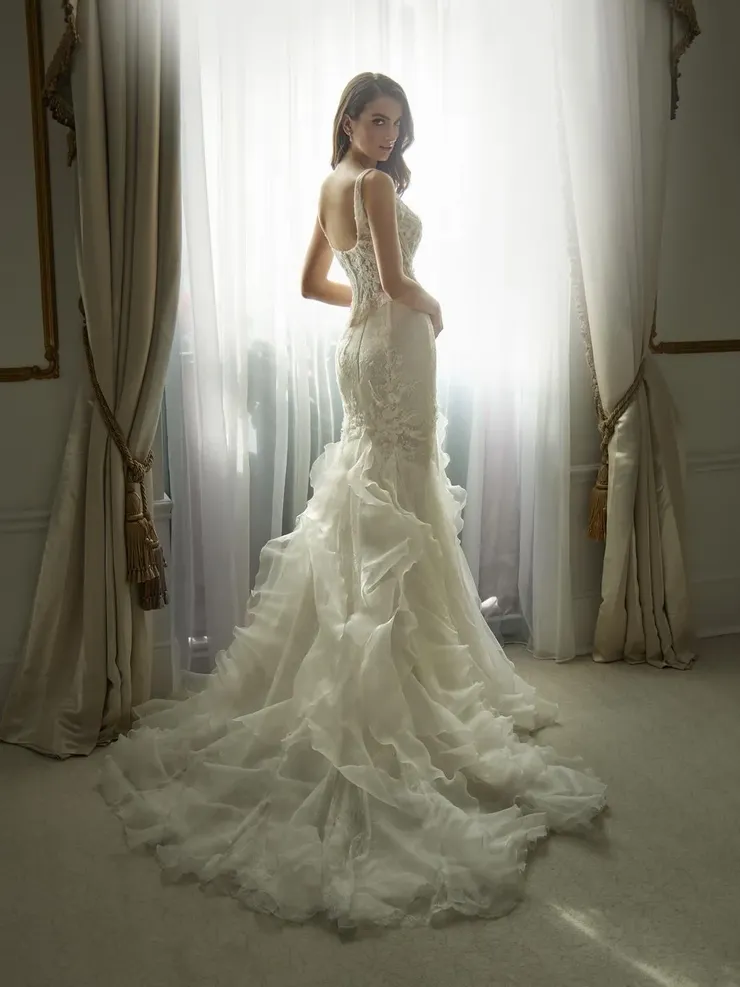 Privee by Pronovias NICAEA