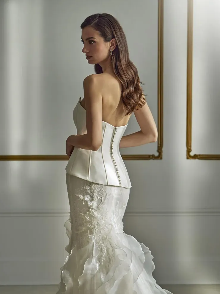 Privee by Pronovias NICAEA