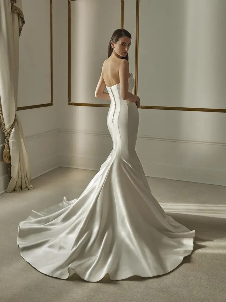 Privee by Pronovias ORNEA