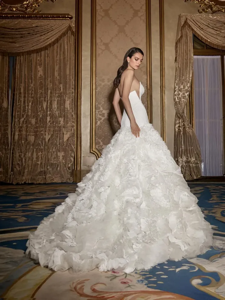 Privee by Pronovias PHOCIS