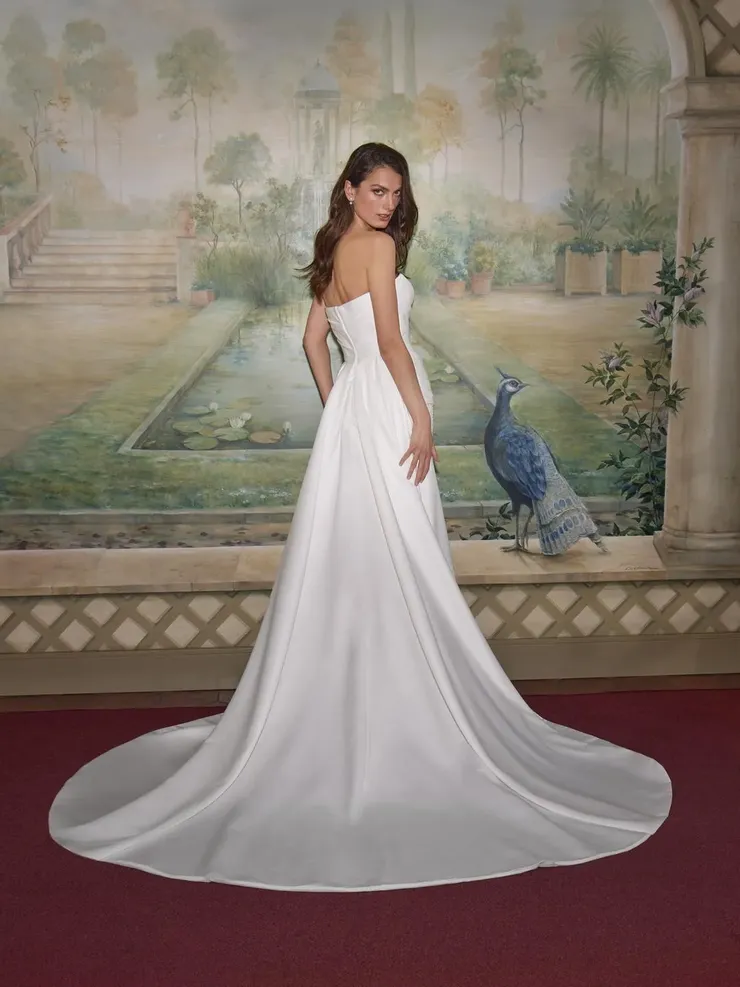 Privee by Pronovias RHENE
