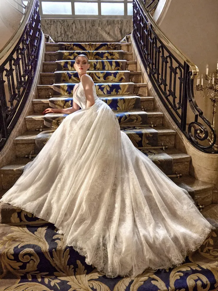 Privee by Pronovias THRIAE