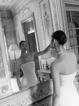 Wona Concept Anthea #2 backface vertical cropped thumbnail
