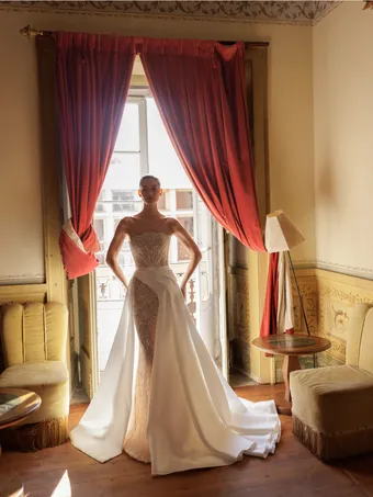 Wona Concept Malaga #1 frontface vertical thumbnail