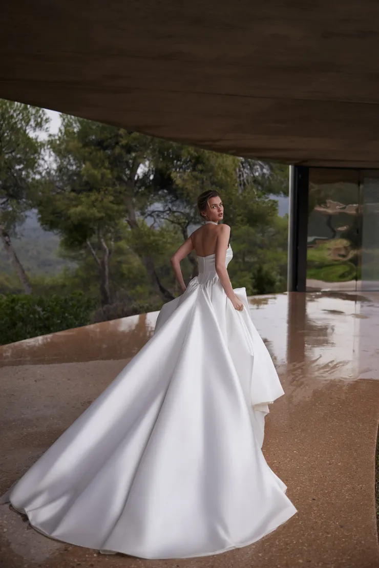 Eva Lendel Backface Thumbnail Image