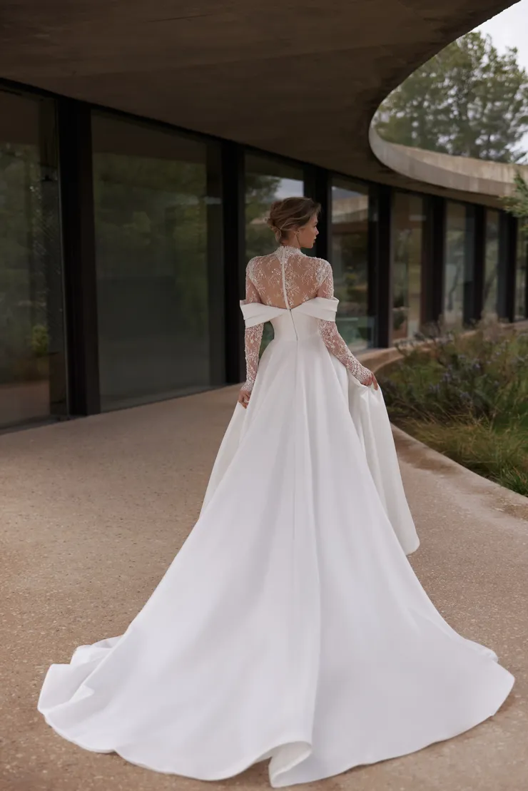 Eva Lendel Backface Thumbnail Image