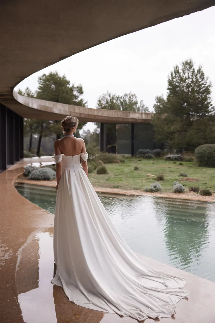 Eva Lendel Backface Thumbnail Image