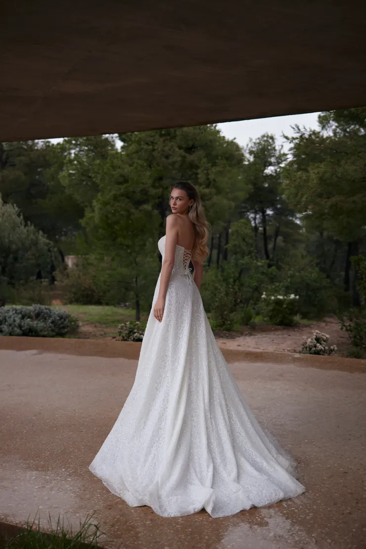 Eva Lendel Backface Thumbnail Image