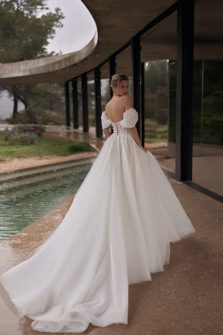 Eva Lendel Backface Thumbnail Image