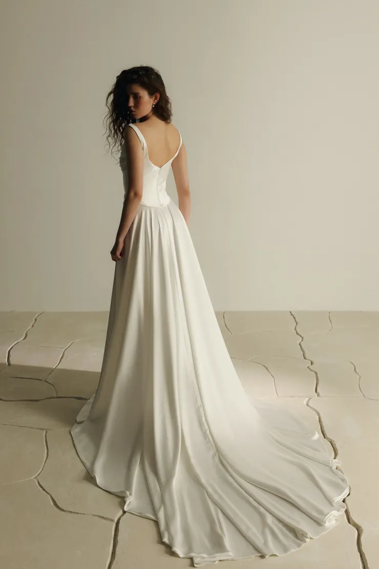 Eva Lendel Backface Thumbnail Image