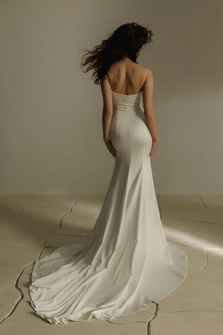 Eva Lendel Backface Thumbnail Image