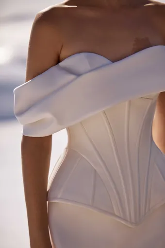 Milla Nova #Floriane corset #5 frontface vertical cropped thumbnail