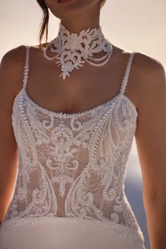 Milla Nova Style #Novira #3 frontface vertical cropped thumbnail