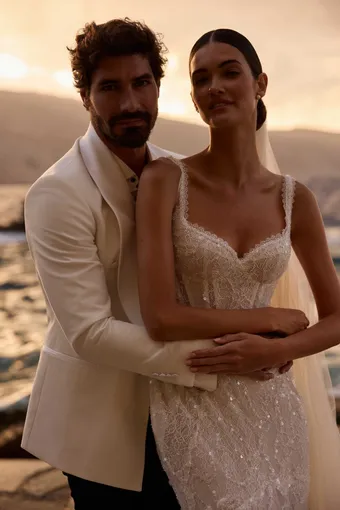 Milla Nova Style #Orabella #1 frontface vertical cropped thumbnail