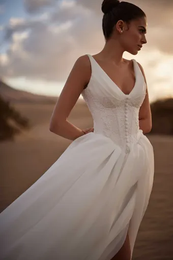 Milla Nova Style #Rioneth #2 frontface vertical cropped thumbnail