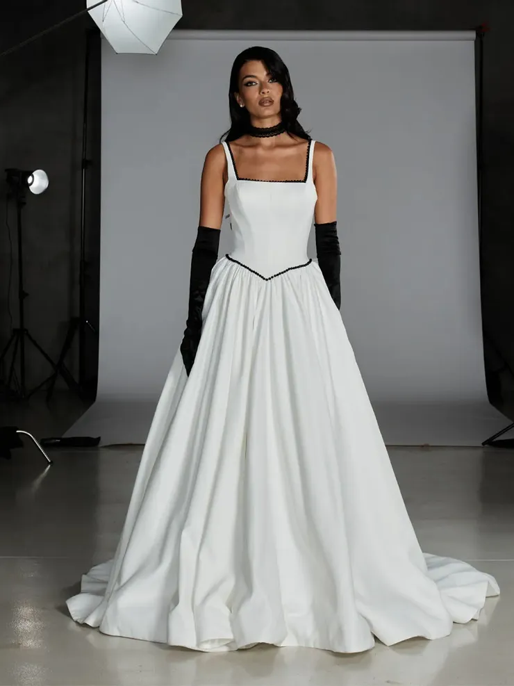 Evie Young EY653 #1 frontface vertical picture