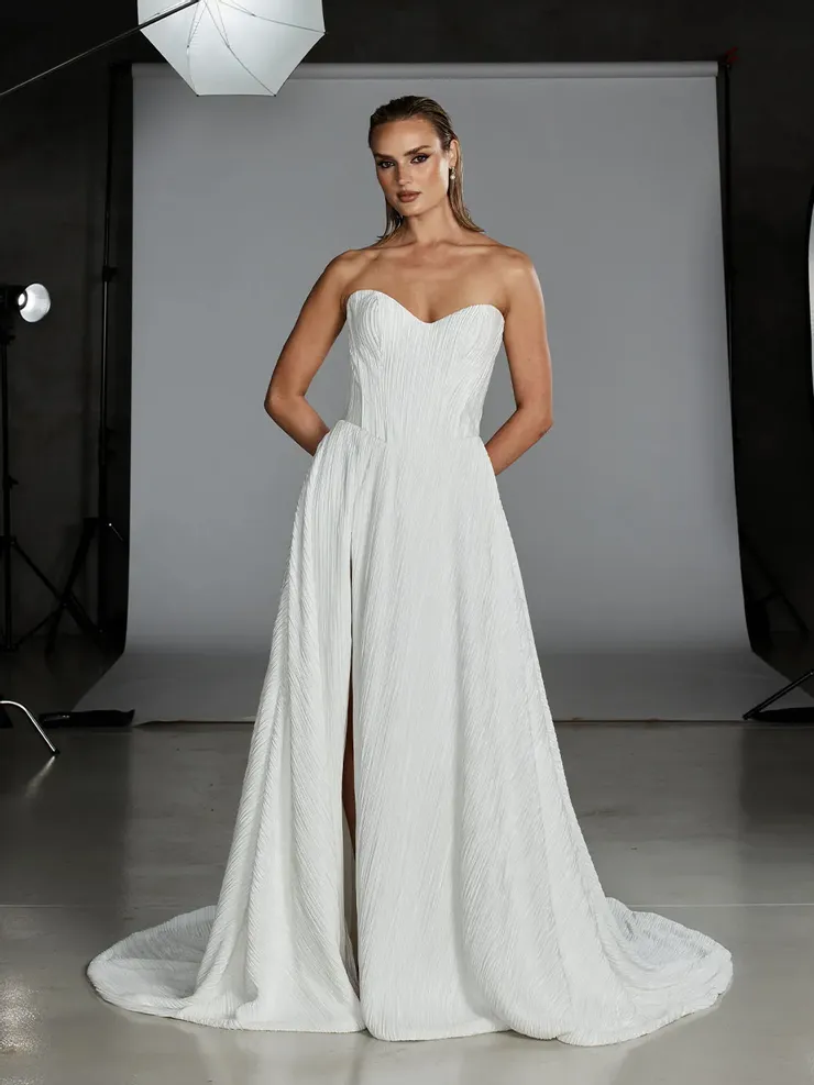 Evie Young EY685 #1 frontface vertical picture