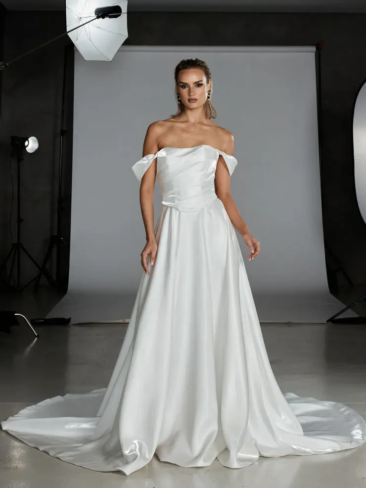 Evie Young EY690 #1 frontface vertical picture