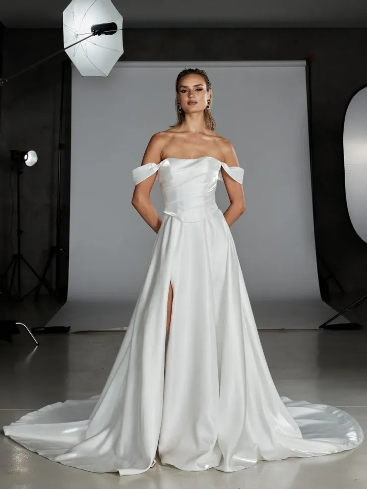 Evie Young EY691 #1 frontface vertical picture