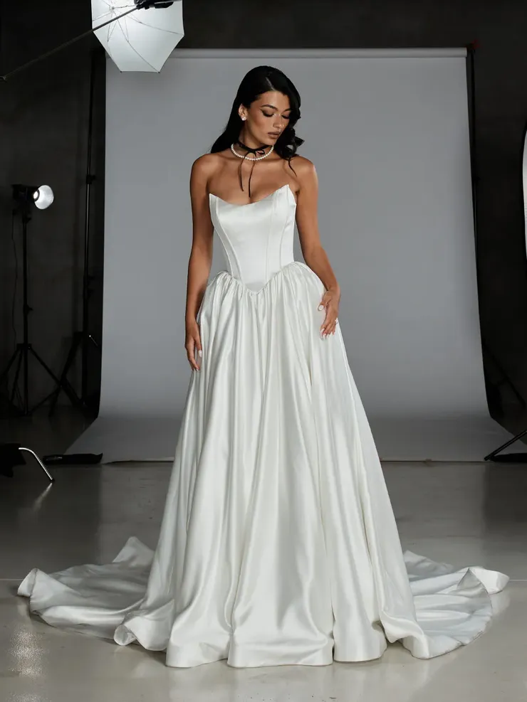 Evie Young EY699 #1 frontface vertical picture