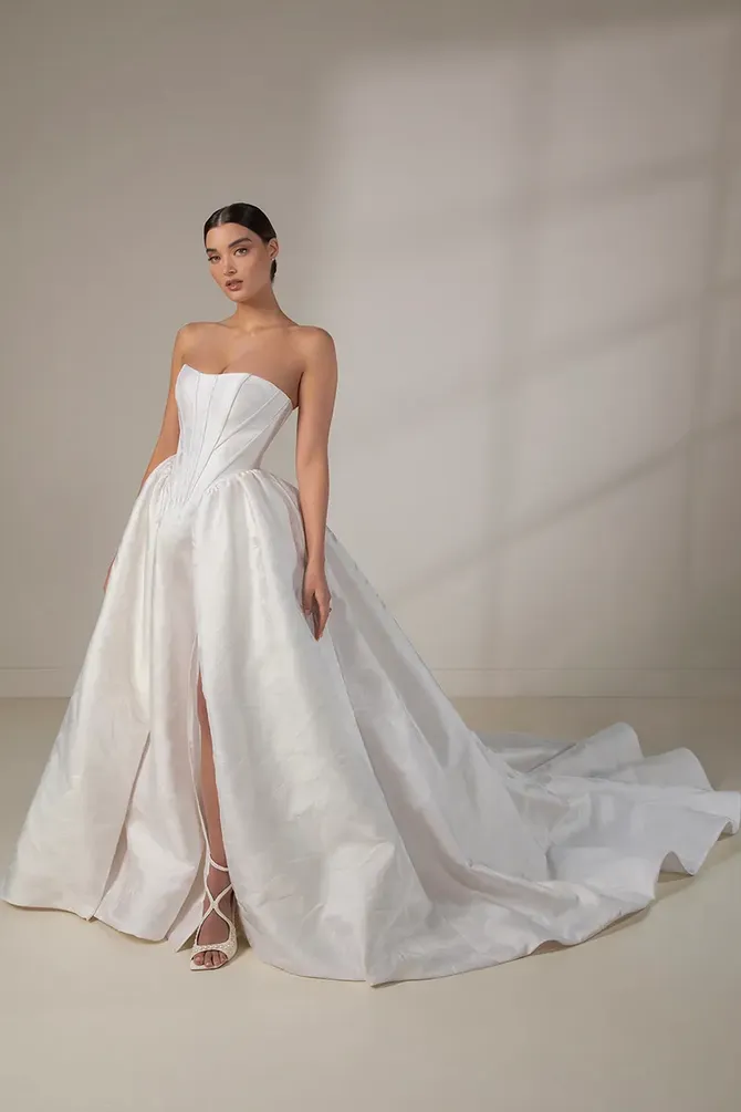 Martina Liana Luxe - LE1426 | Lovella Bridal