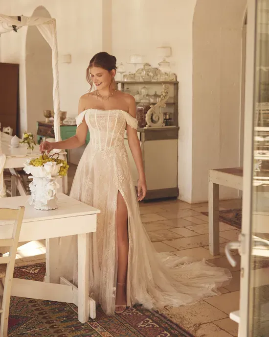 Lillian West - 66395 | Charlottes Weddings